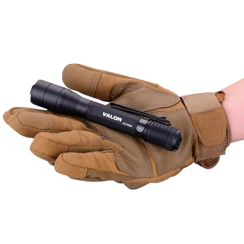 VALOR - 800 LUMEN AA BATTERY EDC FLASHLIGHT